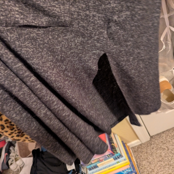 Soft Charcoal Open-Front Cardigan w/ Pockets – Cozy Layering Staple - Picture 5 of 7